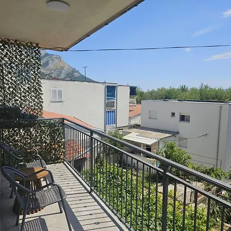 With Parking Space - 14422 奥米什